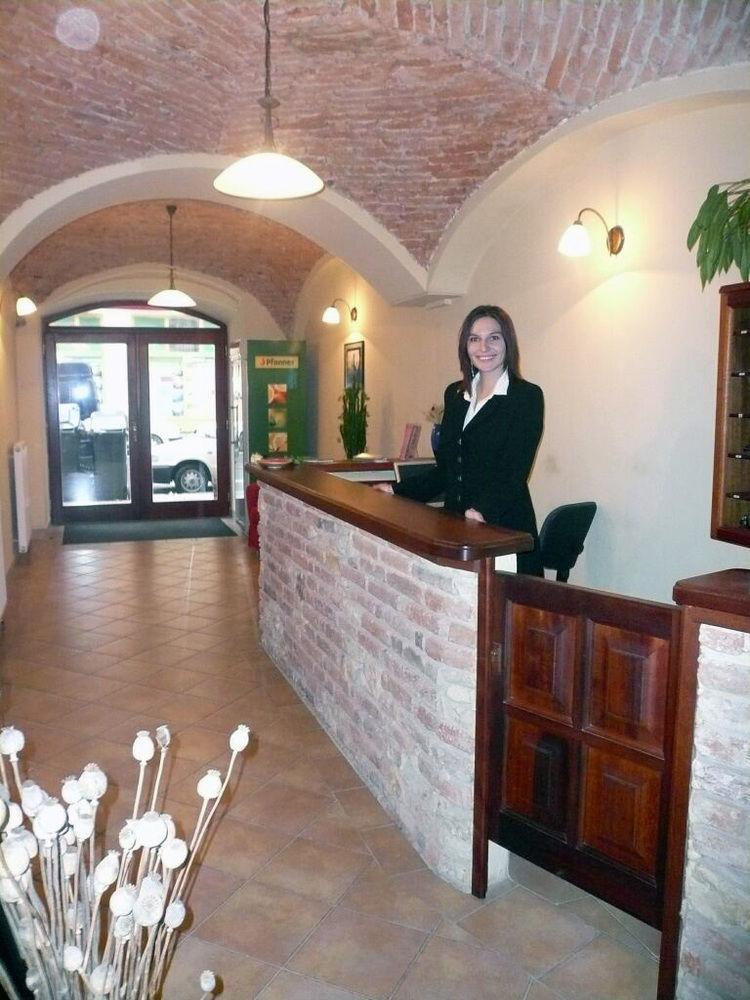 Hotel Karlin Prag Exteriör bild