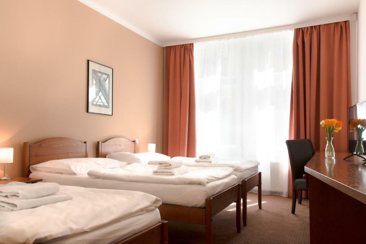 Hotel Karlin Prag Exteriör bild