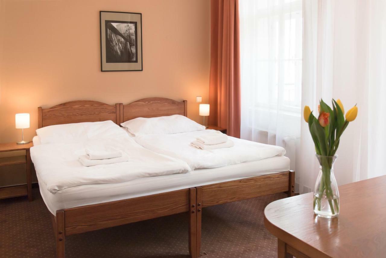 Hotel Karlin Prag Exteriör bild