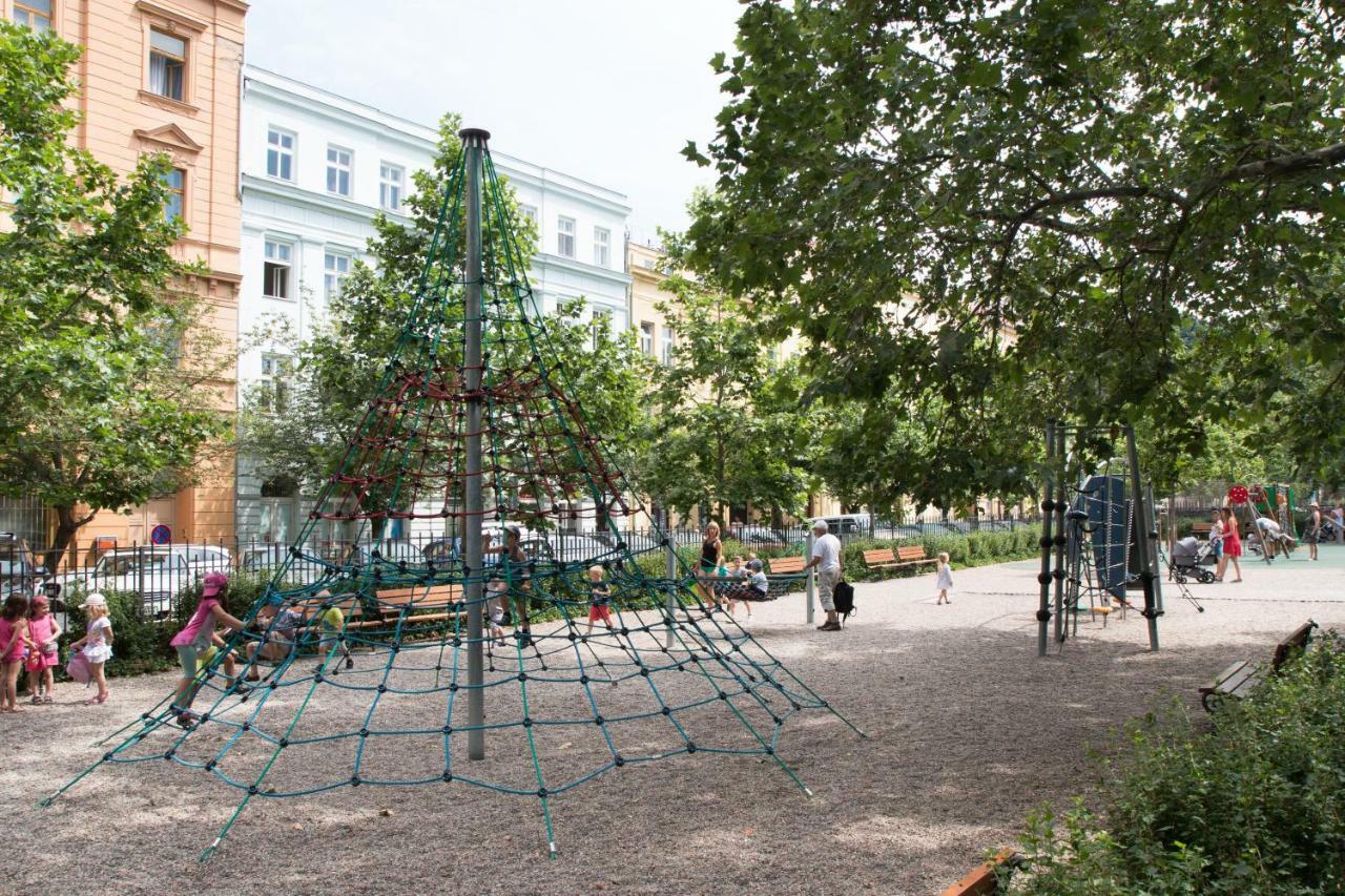 Hotel Karlin Prag Exteriör bild